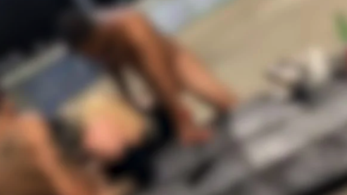 Dois homens e uma mulher são flagrados fazendo sexo na praia e acabam  presos; vídeo - Gazeta de São Paulo