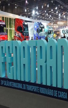 Logomarca da Fenatran na entrada do São Paulo Expo