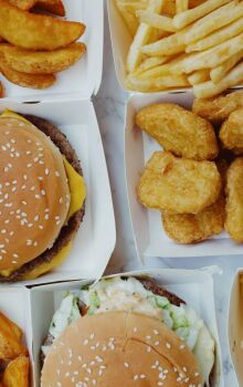 Nuggets dos grandes restaurantes têm ingredientes que podem te surpreender