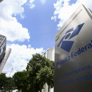 Leilão da Receita Federal terá carros, celulares, vinhos e mais; confira