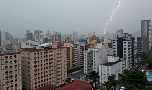 Defesa Civil de São Paulo alerta para temporais de intensidade moderada a alta até esta terça