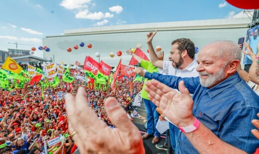 Lula e Boulos durante ato de 1&ordm; de Maio na Neo Química Arena, na zona leste de São Paulo