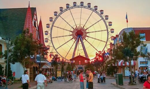 Ingressos são válidos exclusivamente para o dia 30 de dezembro de 2025, data disponibilizada pelo parque para essa parceria