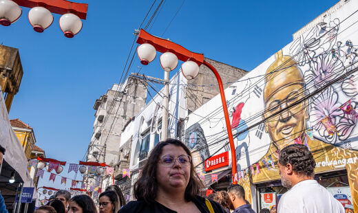 Entre as recomendações que o turista não pode deixar de fazer está a Feira da Liberdade