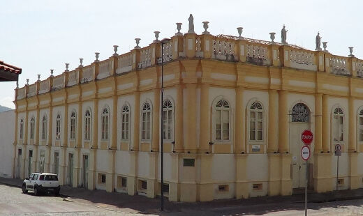 Amparo reúne passeios históricos e belezas naturais 