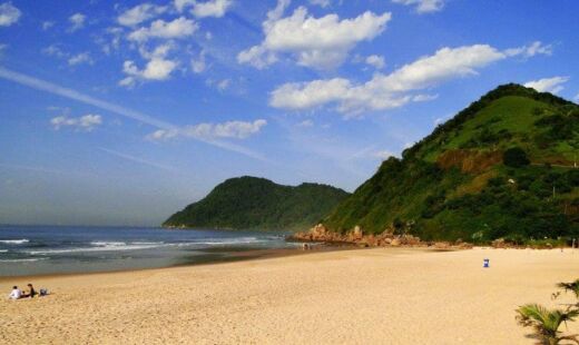 Praia do Tombo fica a 100km da Capital