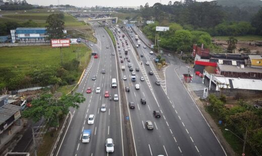 Trecho da Raposo Tavares, pertencente a EcoRodovias, liga Cotia a São Paulo