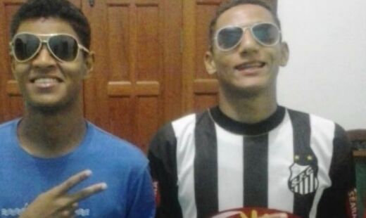 Richarlison postou uma foto antiga com a camisa do Santos em homenagem a Neymar