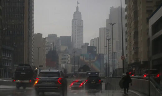 Frente fria se aproxima e traz chuva para todo o Estado