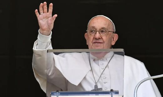 Escolha do nome Francisco foi uma referência óbvia a São Francsico de Assis