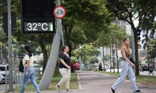 Para a capital paulista, a Climatempo prevê temperatura média abaixo do normal ao longo de dezembro