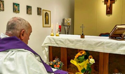 O papa Francisco deve receber alta hospitalar neste domingo (23/3) e seguir para sua residência no Vaticano, a Casa Santa Marta