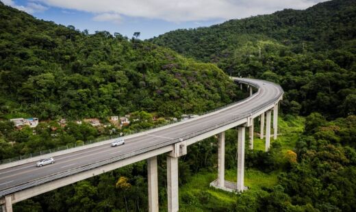 Rodovia Tamoios liga o Vale do Para&iacute;ba ao litoral norte de S&atilde;o Paulo