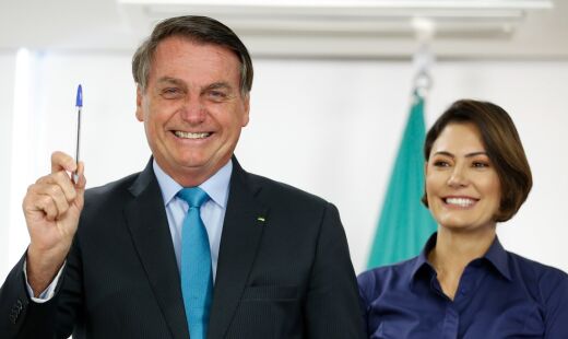 Avalanche pretende se reaproximar de Bolsonaro e mira nome de Michelle