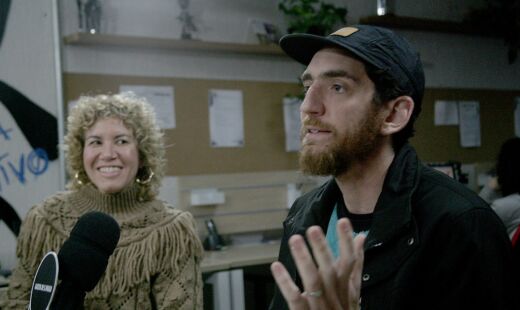 Filipe Grimaldi e Carolina Herszenhut durante participação ao podcast Direto da Gazeta