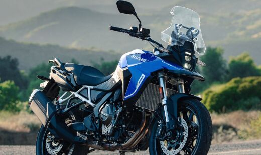  Suzuki lançou três modelos de peso: a esportiva GSX-8R, a big trail V-Strom 800 na versão com rodas de liga leve e a sport crossover GSX-S1000GX