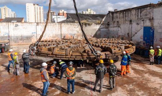 Trabalhos começam com a retirada da "roda de corte" de 11,66 metros de diâmetro, a maior do tipo em operação na América Latina