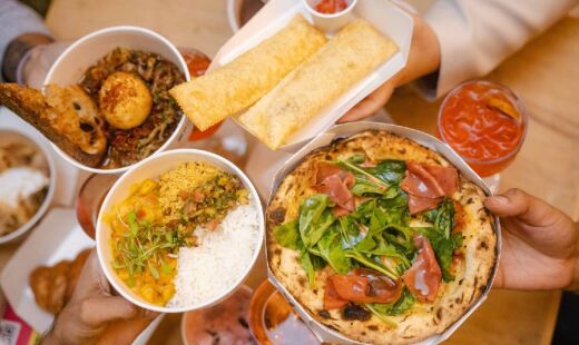 Cada restaurante oferece pelo menos quatro pratos em porções