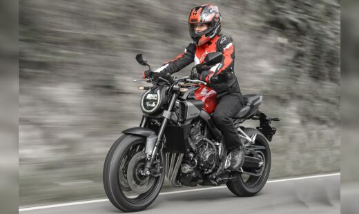Moto estreia embreagem automatizada que avisa o piloto sobre marchas