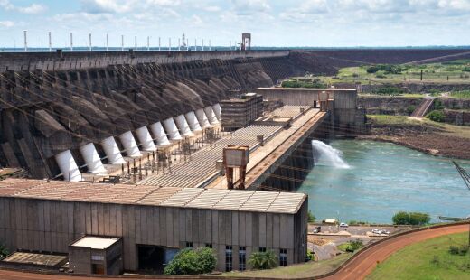 Crise ocorreu principalmente por dependência das hidrelétricas