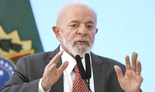 Lula afirmou que 'nenhum presidente de outro país' deve interferir nos rumos de outras nações