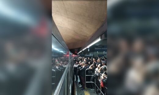 Falha em equipamento de via causa transtornos aos passageiros da Linha 1-Azul do Metrô na manhã desta quarta