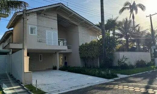 Propriedade no Guarujá oferece área de lazer completa e pagamento parcelado