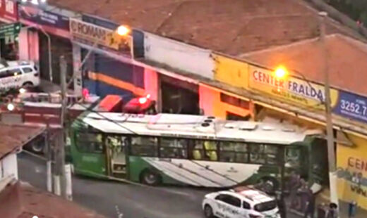 Motorista da linha 345 (Cidade Judiciária Carlos Lourenço), de 69 anos, teve um mal súbito