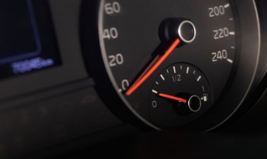 Não abastecer o seu carro pode gerar um grande problema, saiba qual