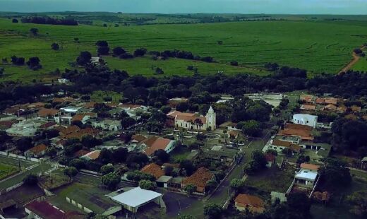 Cidade oferece ritmo tranquilo e paisagens naturais