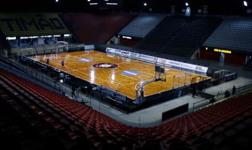 Presidente do Corinthians Osmar Stabile acabou com o basquete para cortar custos