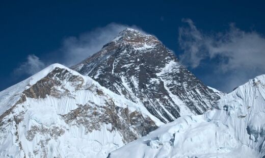 Geólogos detalham como o oceano Tethys e o choque de placas formaram as rochas que hoje chegam ao topo do Himalaia