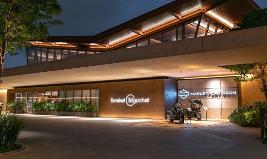 O destaque fica por conta da Road Glide e da Breakout, representantes das linhas Touring e Softail, projetadas para longas distâncias