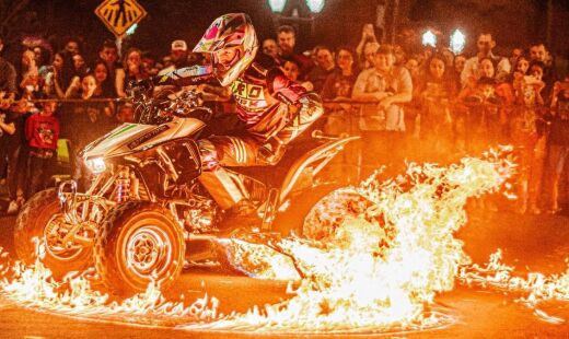 Apresentações ocorrem neste sábado (22/11) e domingo (23/11), às 19h30, no estacionamento principal