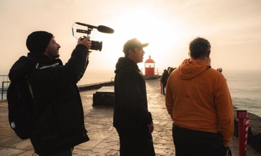 Gravação da série GoBigger em Nazaré, local das maiores ondas surfáveis do mundo