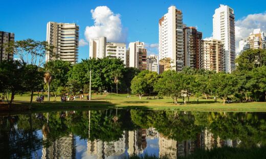 Com economia forte, cultura diversa e uma das maiores áreas verdes entre as capitais brasileiras, Goiânia é um destino que conquista tanto quem visita quanto quem decide ficar.