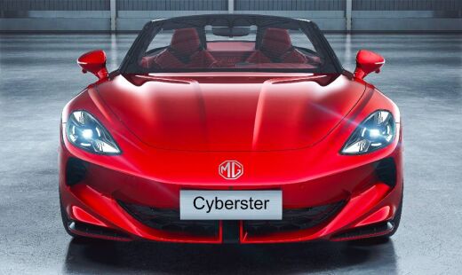 No estande, a fabricante apresentou as novas versões Comfort e Luxury do hatch 100% elétrico MG4 e do MGS5