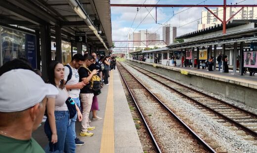 CPTM n&atilde;o informou a causa do problema, registrado &agrave;s 8h44, e equipes seguem trabalhando na normaliza&ccedil;&atilde;o
