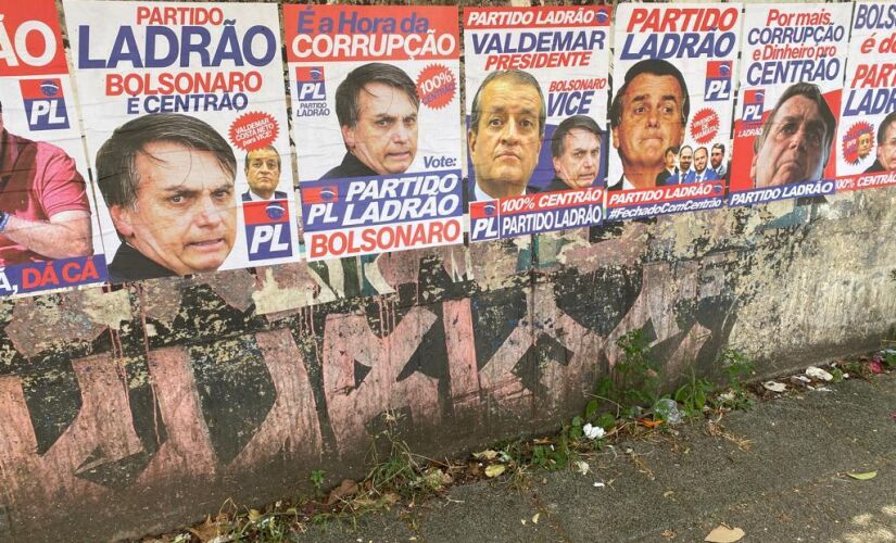 Cartazes contra Bolsonaro em SP