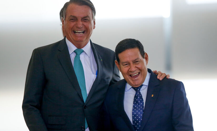 O presidente Jair Bolsonaro (PL) e seu vice Hamilton Mourão (Republicanos)