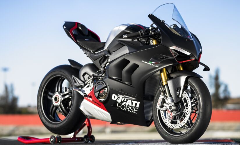 A Panigale V4 SP2 é o novo modelo de topo de gama entre as motos superesportivas da Ducati. Segundo a marca italiana, trata-se de uma versão especial e entusiasmante para condução em pista 