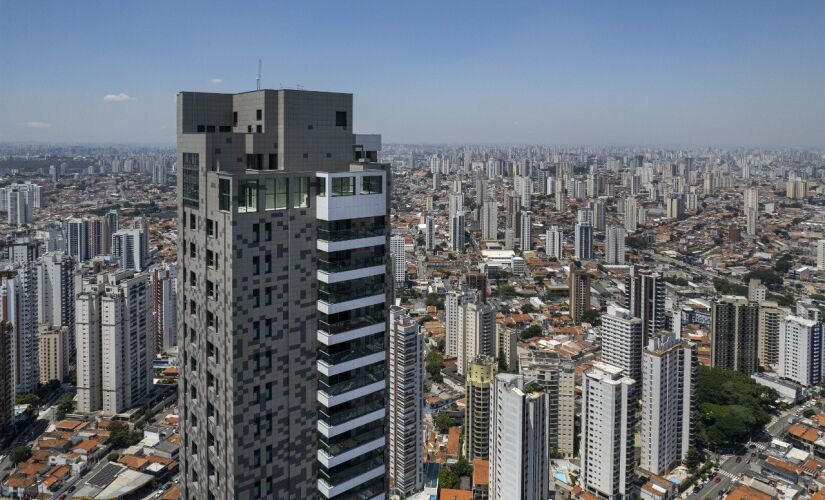 Predios e casas no bairro do Tatuape. Em destaque o edificio Residencial Figueira Altos do Tatuape (o mais alto residencial de SP)  