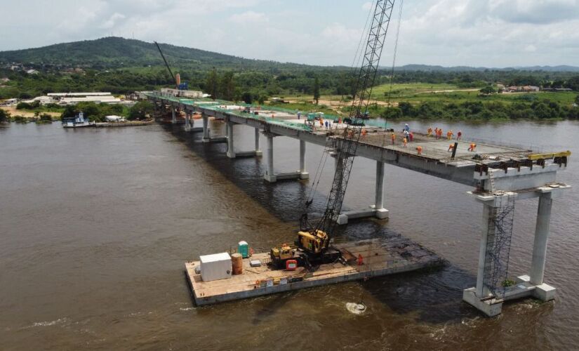  Construção de ponte em Xambioá, que liga Tocantins ao Pará