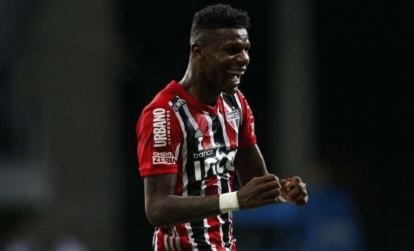 São Paulo estreia na Sulamericana com vitória suada