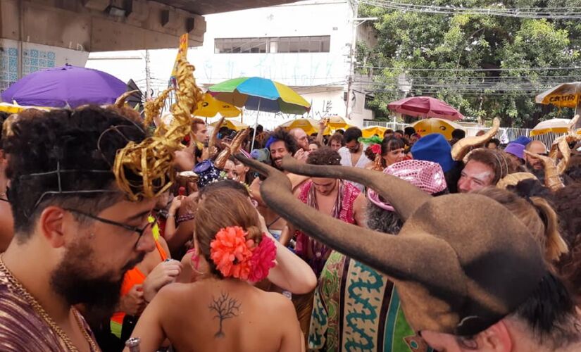 O maior Carnaval de rua descentralizado do país já tem calendário de inscrição e guia de regras