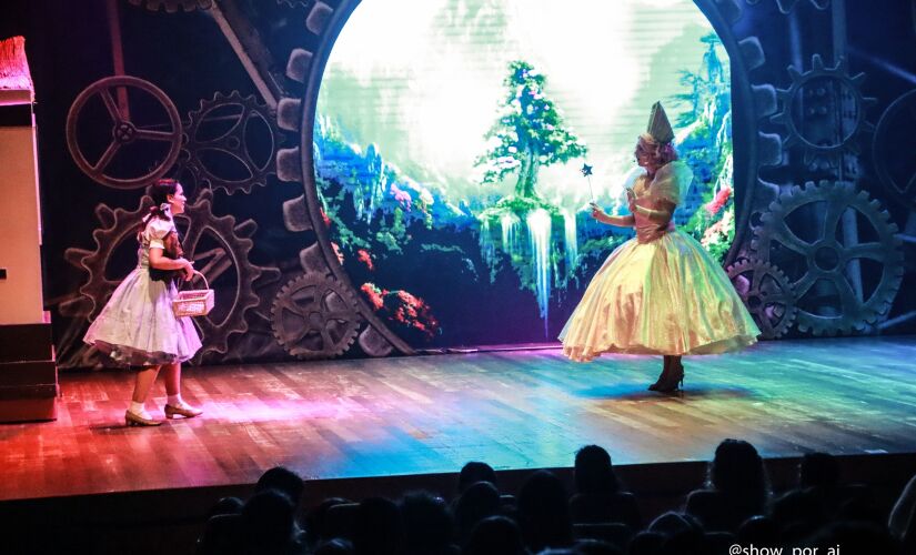 Espetáculo musical 'O Mágico de Oz' conta a clássica história de Dorothy