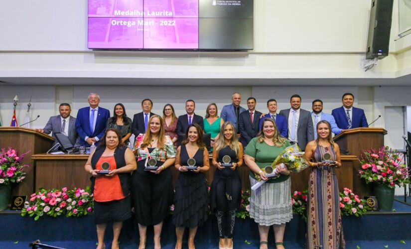 Medalha Laurita Ortega Mari entregue para 26 mulheres marcou as comemorações do "Dia Internacional da Mulher"