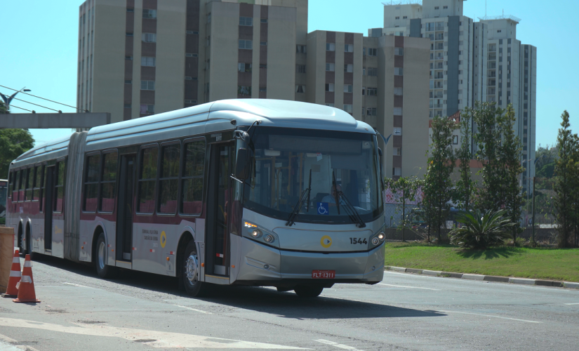 Testes com ônibus articulados do Vai-Vem já começaram