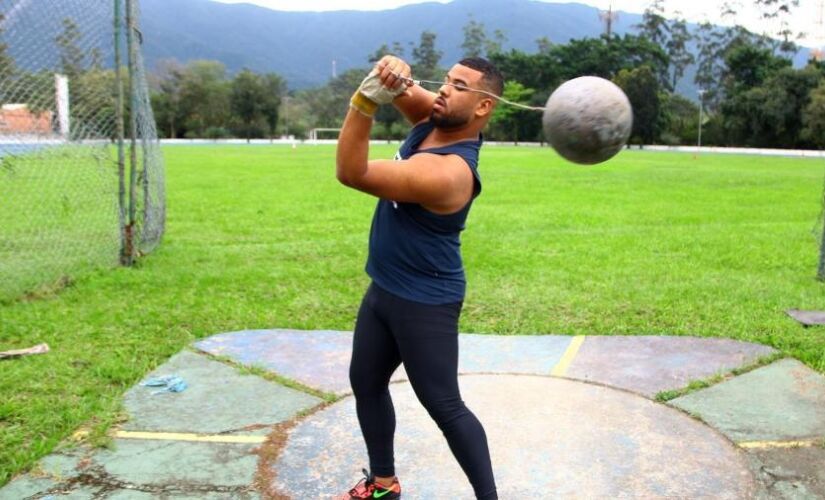 Luiz Guilherme treina no Roberto Dick, o tradicional Poliesportivo de Cubatão