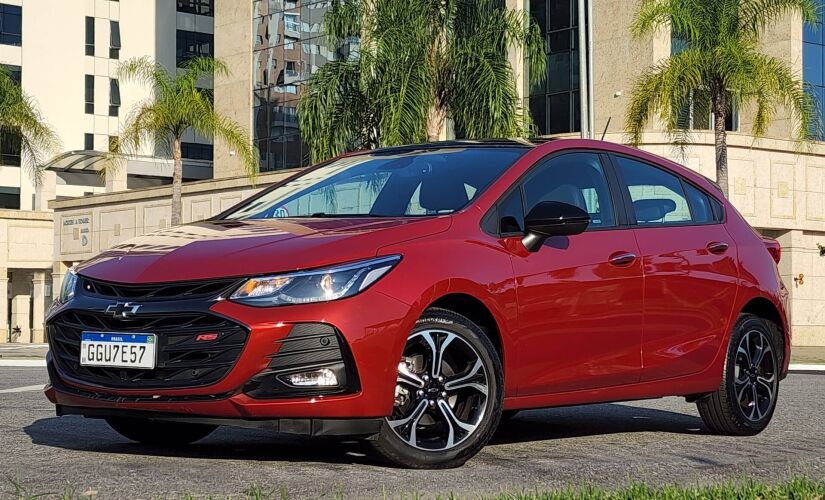 O Chevrolet Cruze Sport6 RS tenta servir de alternativa a quem quer se diferenciar do espaço exíguo dos hatches compactos mas não se entusiasma com o estilo bruto dos SUVs e picapes 